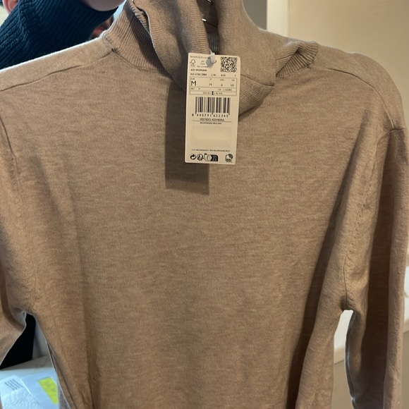 Knitted turtleneck dress - Picture 4 of 4